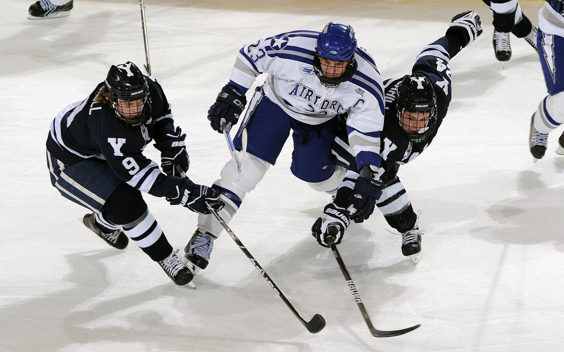 世界青年攀岩锦标赛中国队表现耀眼,2021青少年攀岩比赛