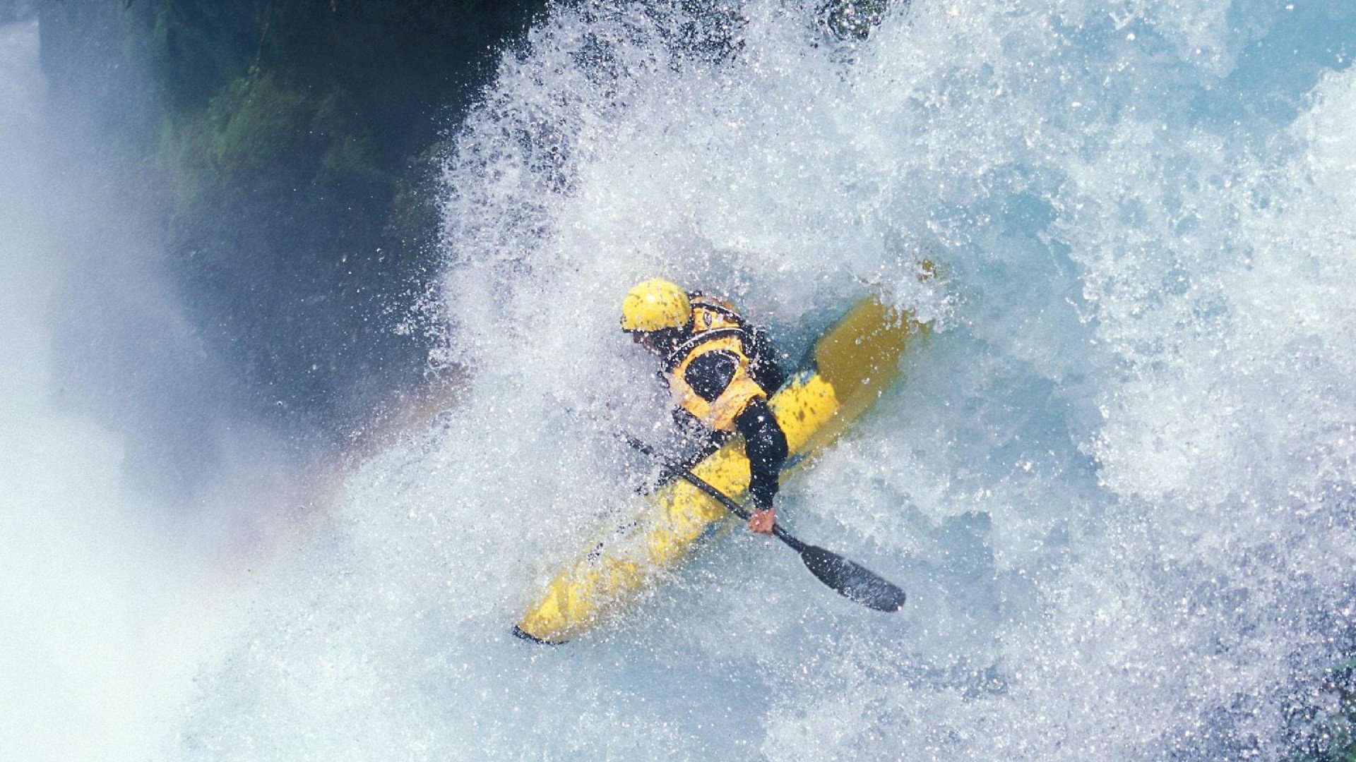 _无人机竞速赛：空中速度的全新体验_，无人机飞行比赛视频