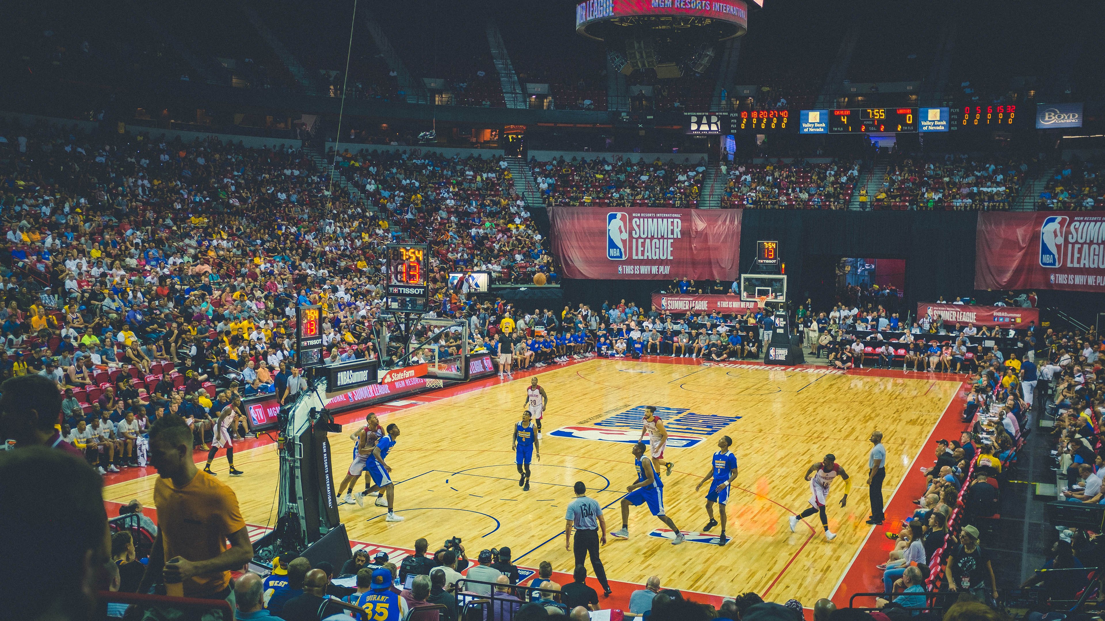 爱游戏-记者专访：教练盘点球队赛季最大亮点，各球队主教练